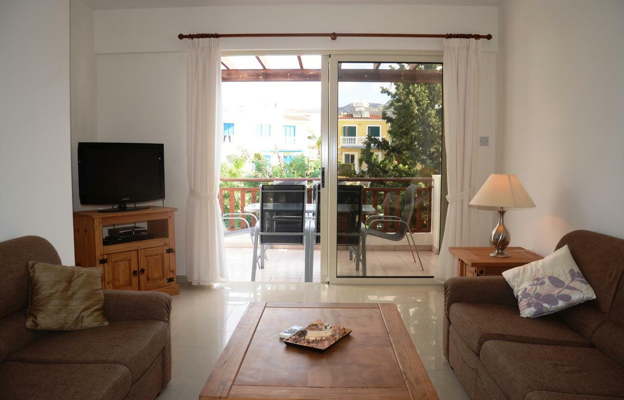 Top Floor, 2 Bedroom Apartment Vanessa D204, Free Wifi, Village View Peyia Room photo