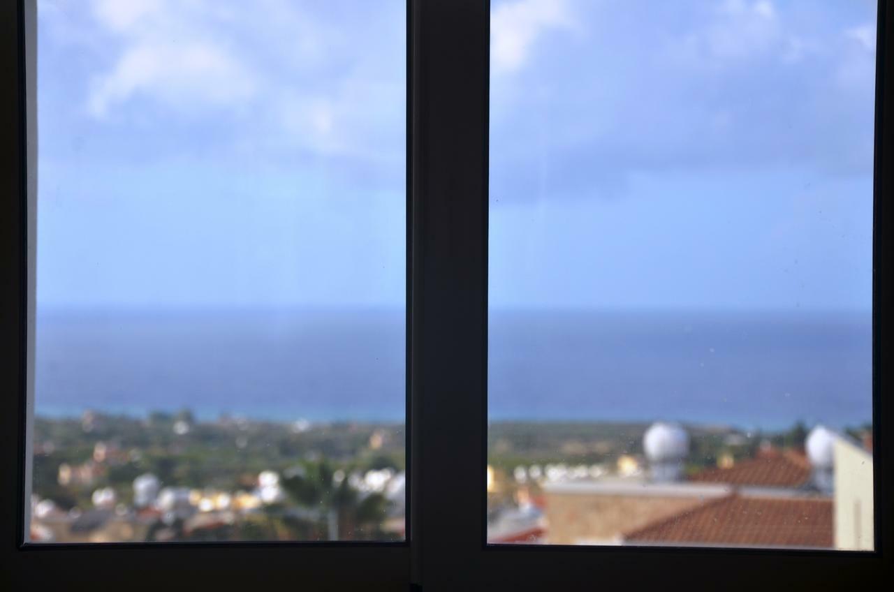Top Floor, 2 Bedroom Apartment Vanessa D204, Free Wifi, Village View Peyia Room photo